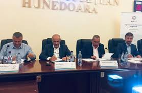 Agenţia de mediu cere unui combinat din banat să reducă poluarea. Proiecte Europene De Peste 10 Milioane De Euro In JudeÈul Hunedoara Se RestaureazÄ Amfiteatrul Ulpia Traiana Sarmizegetusa Èi Se ReabiliteazÄ Incinta I Dealul CetÄÈii Deva Adrvest Agentia Pentru Dezvoltare Regionala Regiunea Vest