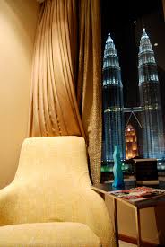 These luxurious hotels are located smack in the hustle and bustle of the city, where iconic buildings such as the petronas twin towers or klcc and the kl tower will not be left unnoticed. Malaysia Winairtravel