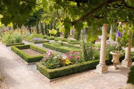 Roman Garden Jpg 1500 1000 Roman Garden Asian Garden Solar Garden Lanterns