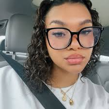 Julianna Key's Instagram, Twitter & Facebook