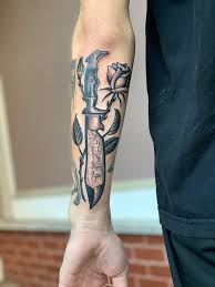 New hampshire's finest tattoo shop has the artists and vision to create the tattoo you've always top shelf tattoo gallery provides expert tattooing by 5 talented tattoo artists with a broad range of. Grandfathers Knife On Me Done By Steve Minerva Hidden History Tattoo Dover New Hampshire Tattoos