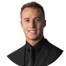 Derek Rosenberg's Instagram, Twitter & Facebook