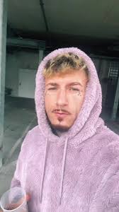 Was ist mit diesen Tattoofragen los?