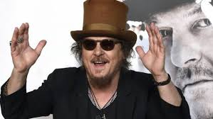 Zucchero, pseudonimo di adelmo fornaciari (reggio emilia, 25 settembre 1955), è un cantautore e musicista italiano. Chi E Zucchero Fornaciari Eta Figli Moglie Canzoni Del Cantante Ospite A Sanremo 2020