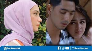 Erornya cuma ke satu akun lagi dan pas banget yang kena unfoll sii. Dikira Putri Anne Istri Arya Saloka Video Sosok Selebgram Datangi Pengadilan Agama Viral Cerai Tribun Sumsel