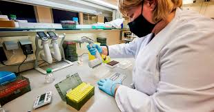 Jun 14, 2021 · a headache, sore throat and runny nose are now the most commonly reported symptoms linked to covid infection in the uk, researchers say. Live Astrazeneca Meldt Vertraging In Eerste Levering Vaccins Aan Eu Van Gucht Pessimistisch Over Daling Cijfers Nieuws Hln Be