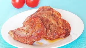 Modul de preparare nu este însă potrivit pentru cotletul de porc care este o carne ceva mai slabă și are alt mod de preparare! Friptura De Porc La Cuptor Cu Sos De Rosii Youtube
