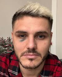 📸 Galatasaray'dan Mauro Icardi paylaşımı 👇 "Sadece kendileri için adalet  isteyenler bu gece yine her mecradan Türk futbolunu manipüle etmeye devam  ettiler. Biz; hakem heyetinin, VAR odasının ve 26 kameranın göremediğini  paylaşıyor