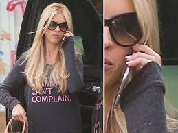 Flip Or Flop Star Christina El Moussa Surfaces Hiding Wedding Ring Finger Photo Christina El Moussa Flip Or Flop Christina
