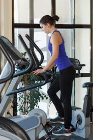 * goa institute of management , a business school * global internet. Frau Die Ubungen Mit Ellipsentrainer In Gim Lizenzfreie Fotos Bilder Und Stock Fotografie Image 35636803