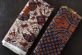 The kawung is one of the oldest batik motifs, consisting of a four lobed stylised flower, based on the areca palm blossom. Ini Beberapa Motif Batik Nusantara Yang Perlu Anda Ketahui