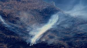 Here's what the massive oregon wildfires look like from space. Astronaut Sees Devastating California Wildfires From Space Photos Space