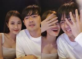Hóa thư ký bên bố đến chạy sô phụ mẹ, may được thưởng nóng 20 phút ti sữa. Sao Viá»‡t 12 11 Ä'ong Nhi Ong Cao Tháº¯ng Khoe Nháº«n CÆ°á»›i Vietnamnet