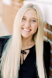 In love with Allison's grad/headshot session! Words to describe Allison:  beauty, grace, intelligent and kind! ♥️