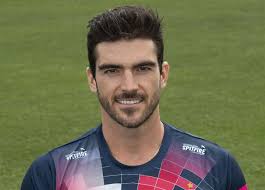 Kent Spitfires qualify for T20 Blast knockout stages with four-wicket win  over Essex Eagles