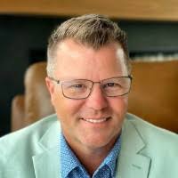 Jeffrey Trainer's Instagram, Twitter & Facebook