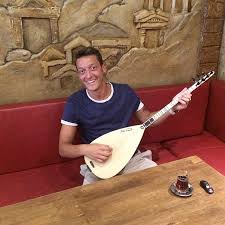 For other similar uses, see sozin's comet (disambiguation). Liverpool Boss Criticises Mesut Ozil For Being Able To Head The Ball