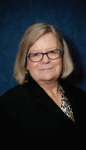 Lisa Dry's Instagram, Twitter & Facebook