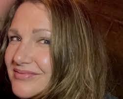 Rena Warren's Instagram, Twitter & Facebook