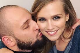 Agnieszka kaczorowska chętnie dzieli się ze swoimi. Agnieszka Kaczorowska Pela Namawia Do Domowej Aktywnosci Rowniez Tatusiow Razem Z Mezem Ulozyli Kroki Do Hip Hopu