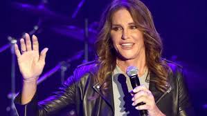 Can one support caitlyn jenner's transition without thinking she's a hero who is stunning and brave? South Park Dares Wonder Whether Caitlyn Jenner Is A Hero Toronto Com