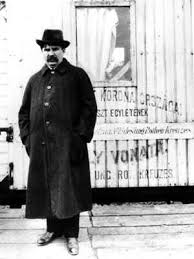 Zsigmond móricz werd in 1879 in tiszacsécse geboren als zoon van bálint móricz en erzsébet pallagi. Moricz Zsigmond Haditudositasai Es Haborus Novellai A Nagy Haboru Az Irodalomban