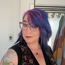 Karina is the cutest tangerine in Porange + Sunset Orange! 🍊 (IG:  karinathemermaid)