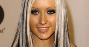 I Might Just Do This Christina Aguilera Hair Black Hair With Blonde Highlights Hair Styles
