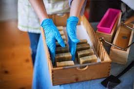Savon Naturel Ou Savon Industriel Comment Sont Ils Fabriques Savon Naturel Savon Savon Saponifie A Froid