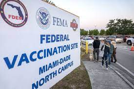 Nos bastó con mostrar el pasaporte y nos vacunaron sin bajarnos del carro en el. Piden Parar De Vacunar En Eeuu Con La Vacuna De Janssen Ante Varios Casos De Coagulos Raros Y Graves Internacional Cadena Ser
