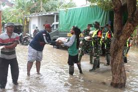 Itulah, maka permasalahan dalam penelitian ini adalah bagaimana. 107 Kk Di Desa Srikaton Kayen Terdampak Banjir