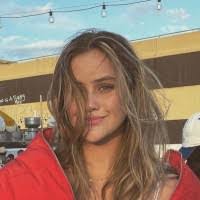 Elise Brennan's Instagram, Twitter & Facebook