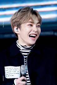 Tetap imut, tak heran jika ia dijuluki sebagai fake maknae. 16 03 2019 Nature Kim Minseok Exo Xiumin Italia Facebook