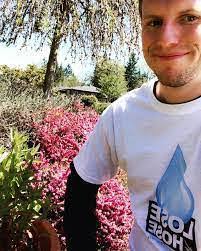 Alex Feely's Instagram, Twitter & Facebook