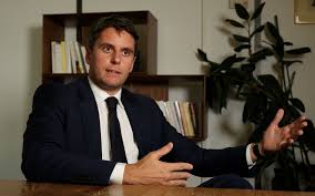 Gabriel Attal : « Il faut une coalition qui aille des électeurs de Raphaël Glucksmann à ceux de la droite républicaine — Le Parisien