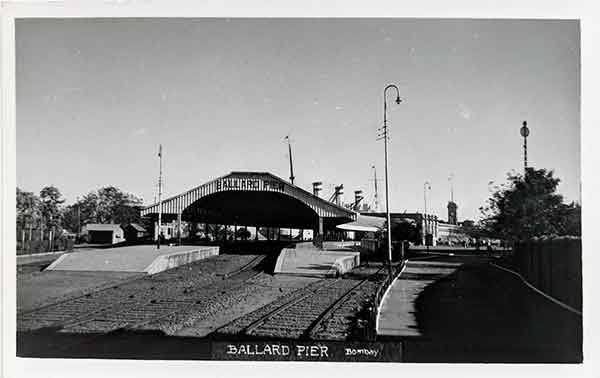 Ballard Pier Mole Railway Station, 1944 Postcard - Past-India