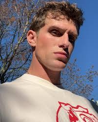 Matthew Van's Instagram, Twitter & Facebook