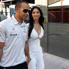 Amazing job from lewis hamilton today, great victory, he's now leading the championship with 10 ahead of rosberg! Formel 1 Lewis Hamilton Und Nicole Scherzinger Bald Babysitz Formel 1