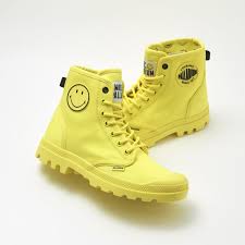 Palladium X Smiley Smiley Getsmiley Smileyworld Smileytheoriginal Palladium Palladiumxsmiley Skater Girl Outfits Brand Collaboration Cute Shoes