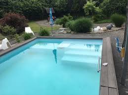 Mir Gefallt Wie Dieser Pool Eine Treppe Hat Eine Solche Treppe Wurde Menschen Mit Behinderungen Den Zugang Zum Schwimmbad Schwimmbecken Pool Schwimmbad Bauen
