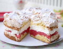 Schneemoussetorte Mit Rhabarber Rezept Lecker Rezept Lecker Backen Einfacher Nachtisch Kuchen Und Torten