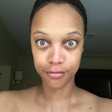 Meghan markles sternbild ist löwe und sie ist jetzt 39 jahre alt. Cool Tyra Banks Postet Ein Selfie Wirklich Ganz Ohne Make Up Grazia Deutschland