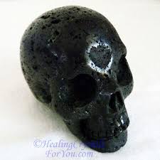 Using Crystal Skulls And The Benefits To You Crystal Skull Skull Skull Carving