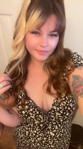 Hey everyone!! I'm a hairdresser in Idaho Falls and I have tons of  availability for March!! I offer highlights, cuts, colors, perms, etc! I'd  love to have you in my chair!! 💗💗