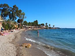 Test your luck with 44t roll the dice! Athen Voula Strand Urlaub Gunstig Tipps