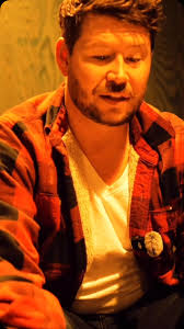 Y'all know there's something special about growing up with country roots,  but when Junior Gordon talks about it? It's a whole different level! 🌾  This ain't just any story—Junior was raised around