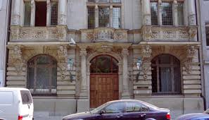 Starting its operations with nlg 17.8 million equity (eur equivalent 8.1 million) and nlg 18.2 million asset size (eur equivalent 8.3 million), the bank grew to a become a fully fledged commercial bank with an equity of eur 241.8 million and asset size of 1,826.9 million at the end of 2017. Dhb Bank Dusseldorf Stadtmitte Structurae