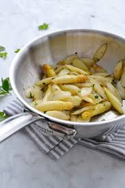 Simple Comme Les Asperges Sautees Au Beurre De Pascal Devalkeneer Amen Asperges Sautees Recettes De Cuisine Recette
