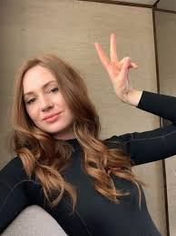 Karen's dad worked in a center for people with learning disabilities while her mom worked in tesco. Karen Gillan On Twitter Wet Suit Only One More Day Left On This Film Thebubblemovie
