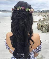 Flower Crowns Comment Below If You Agree That This Half Up Hairstyle With A Flower Crown Is Spot On Look Cr Flower Crown Hairstyle Half Up Hair Hair Styles